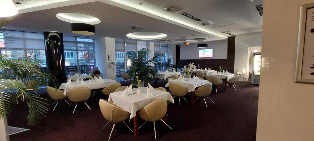 Apartament 2 Pokojowy Prywatny Z Aneksem Kuchennym W Hotelu Diva โควอบเซก ภายนอก รูปภาพ